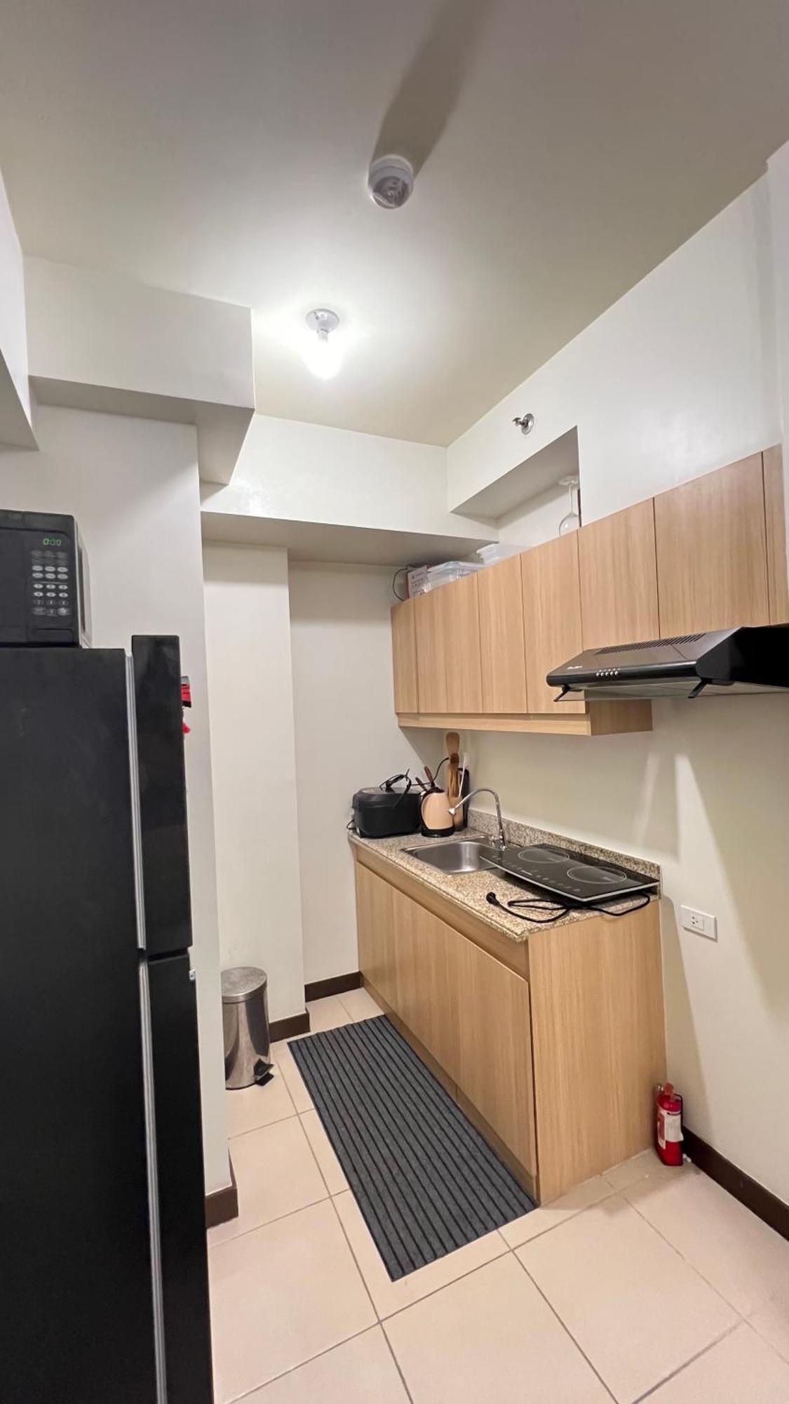 Brixton Place, Weston Tower Manila Luaran gambar